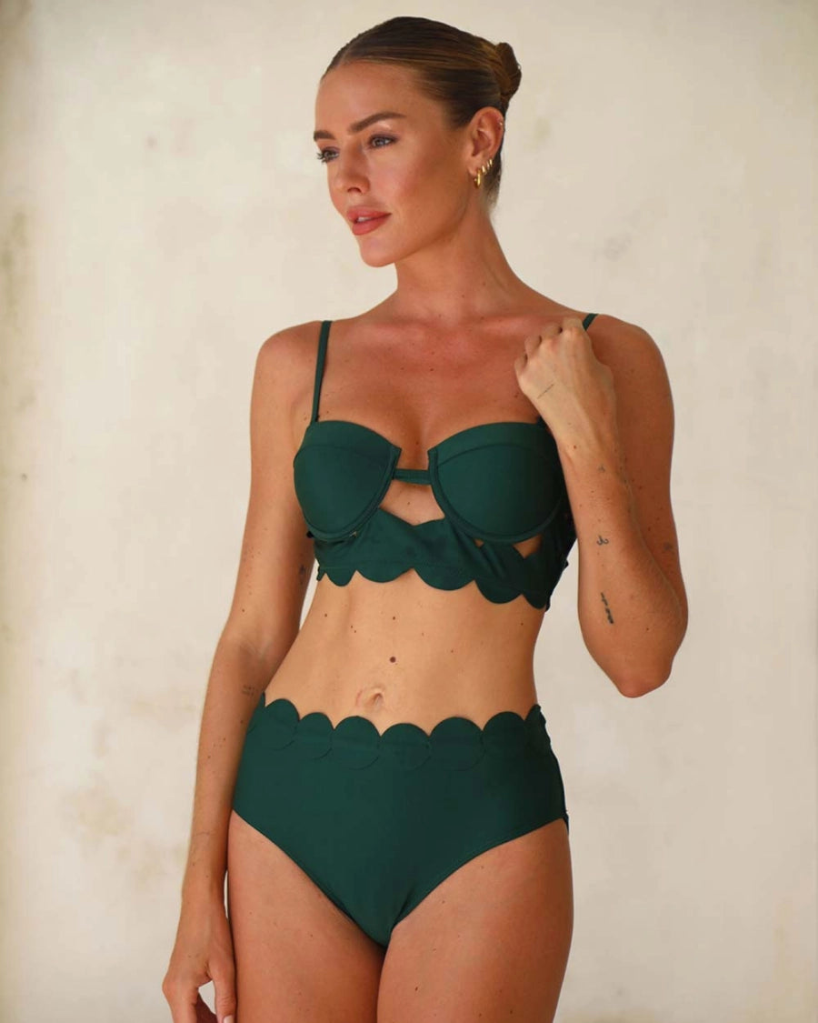 Bikini con Corte Láser Circular y Falda Abierta