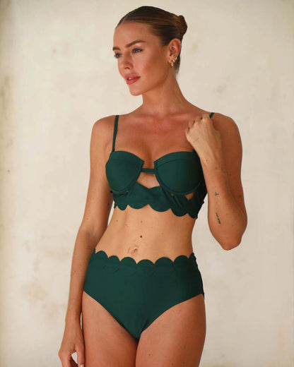 Bikini con Corte Láser Circular y Falda Abierta