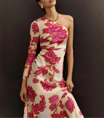 Vestido Estampado con Hombro Asimétrico