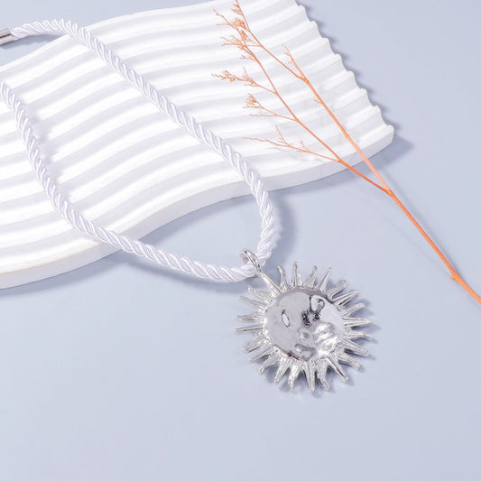 Collar de Girasol con Cuerda Trenzada