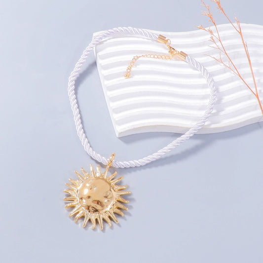 Collar de Girasol con Cuerda Trenzada
