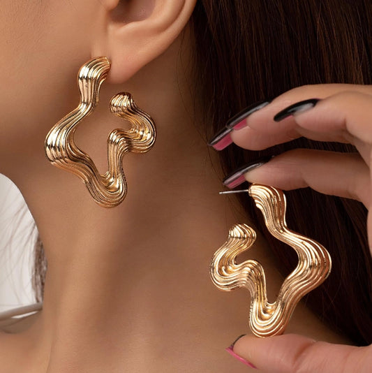 Pendientes Geométricos con Textura Metálica