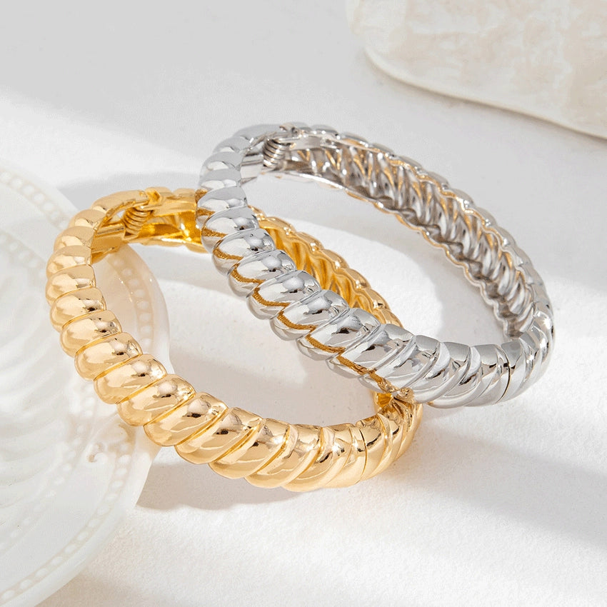 Pulsera con Textura en Espiral